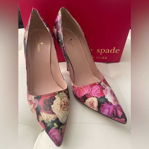 kate spade Shoes - Kate spade Licorice Photo Real Rose Printed Leather Pump